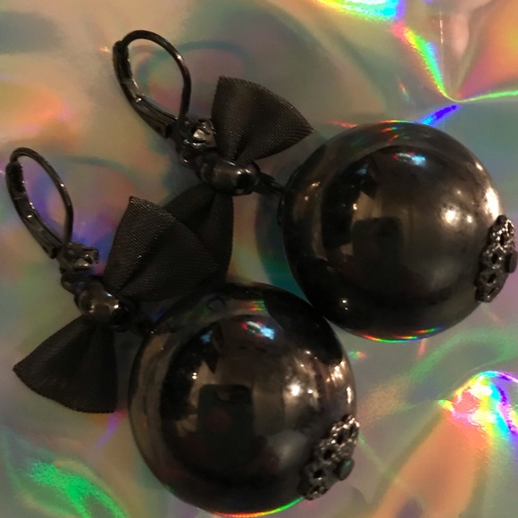 Vintage pewter Silver ball Betsey Johnson bow earrings crystal prom cute girls